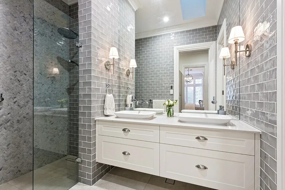 Плитка куба в интерьере ванной фото Castella Kennedy Range - Project by Alby Turner & Son - Классический - Ванная ко