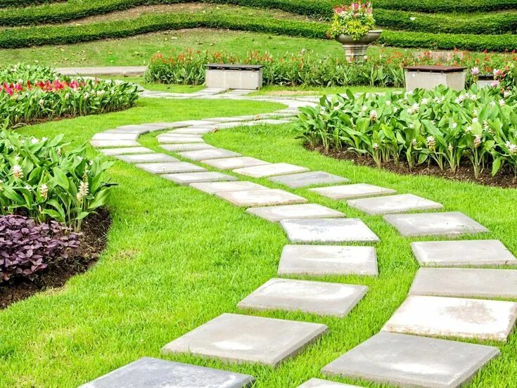 Плитка ландшафтного дизайна 12 Easy DIY Landscape plans you should try for your yard Grass Lawn Landscape wi