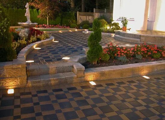 Плитка ландшафтного дизайна Elegant Interlocking Pavers Credits: Deerwood Landscaping Inc. http://www.deerwo