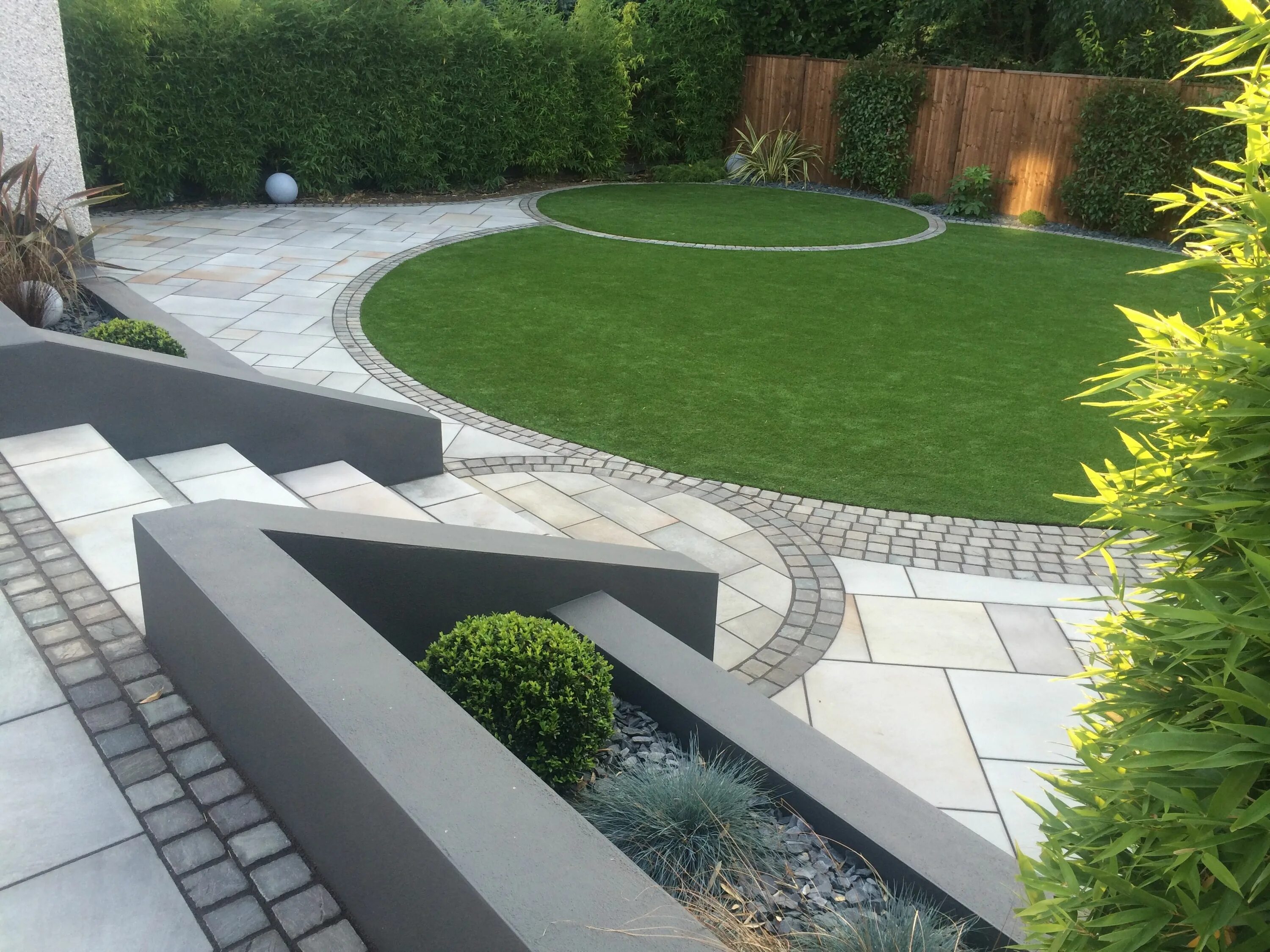 Плитка ландшафтного дизайна redesigning a garden by using curves to soften the space, view this completed ga