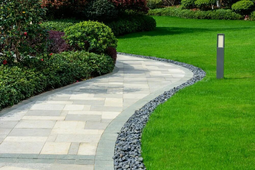Плитка ландшафтного дизайна 23 Types of Lawn Edge Styles, Materials & Options Garden edging, Pebble landscap