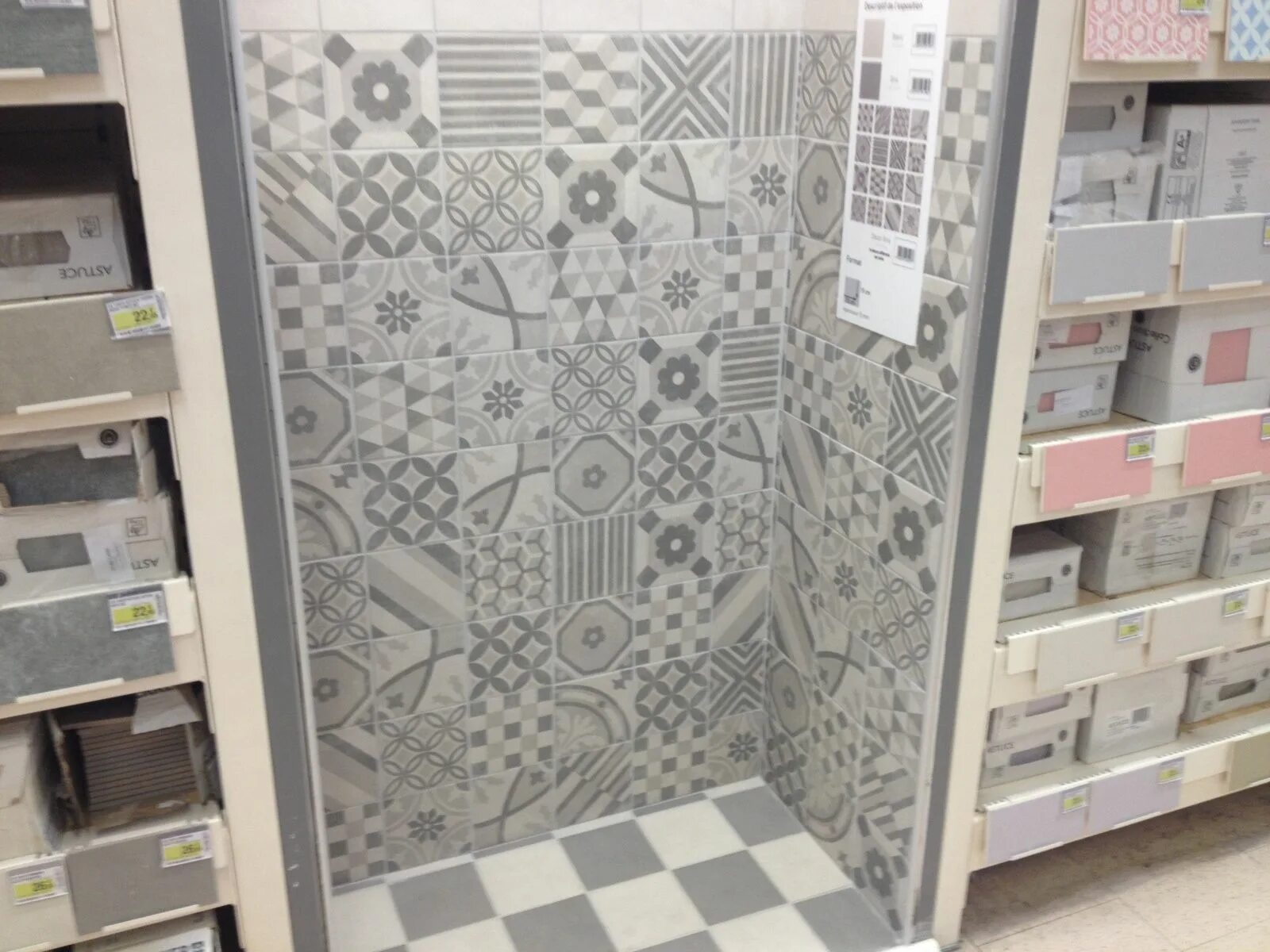 Плитка леруа мерлен каталог фото Déco carrelage aspect carreaux ciment revisités ABK Docks, Carrelages du Marais,