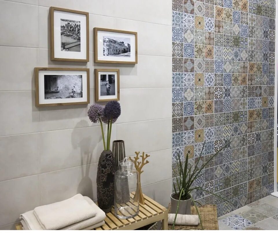 Плитка микс в интерьере в ванной Плитка Tours Mix 45x45, Stn Ceramica, Испания - цена, купить в Москве с доставко