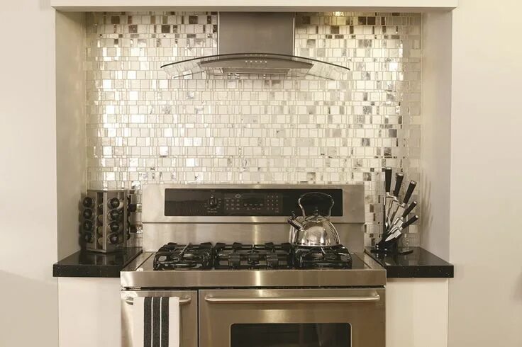 Плитка мозаика для кухни на фартук фото A quick and easy mosaic update for your kitchen? - The Interiors Addict Kitchen 