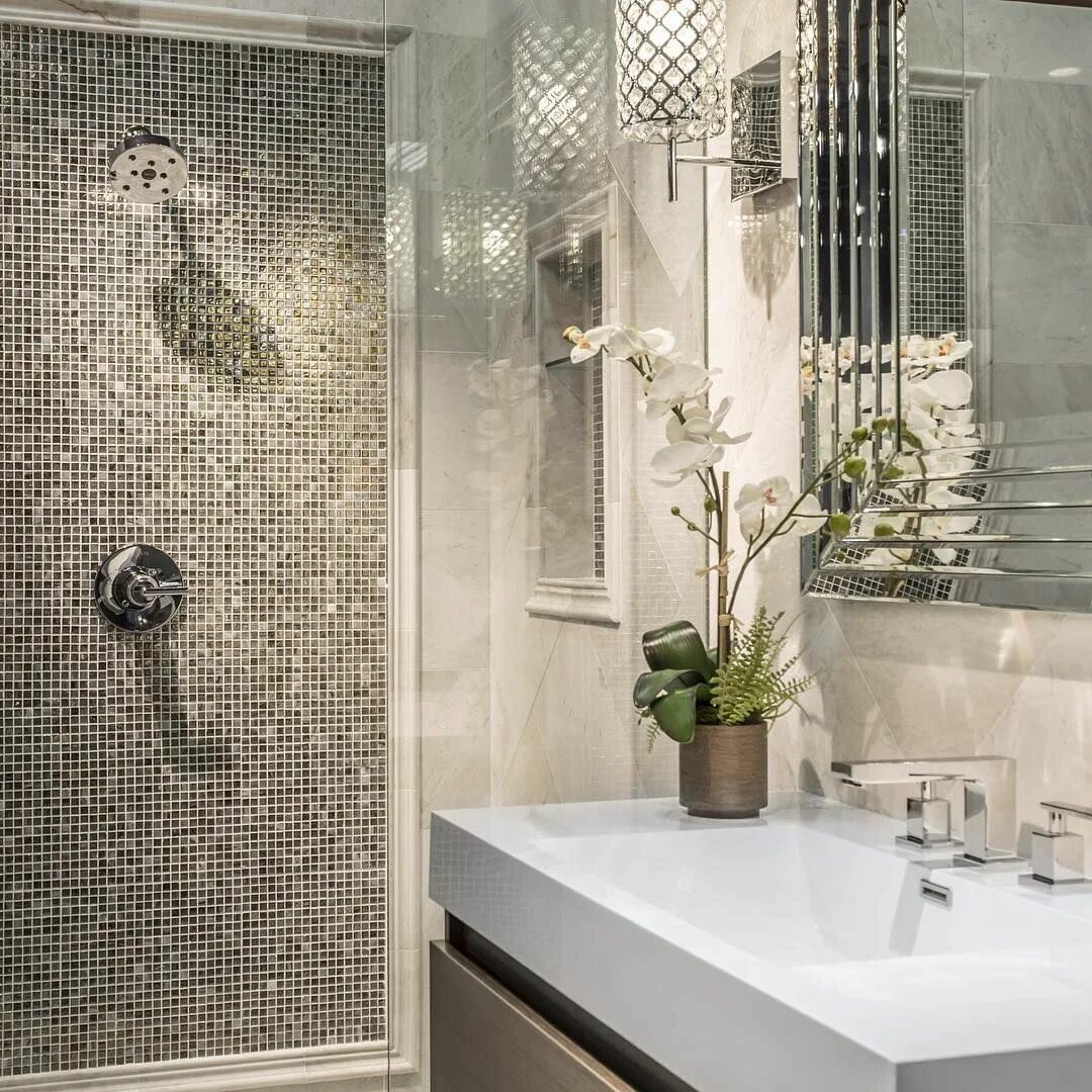 Плитка мозаика в интерьере ванной The Tile Shop on Instagram: "Both elegant and glamorous, this display from our n