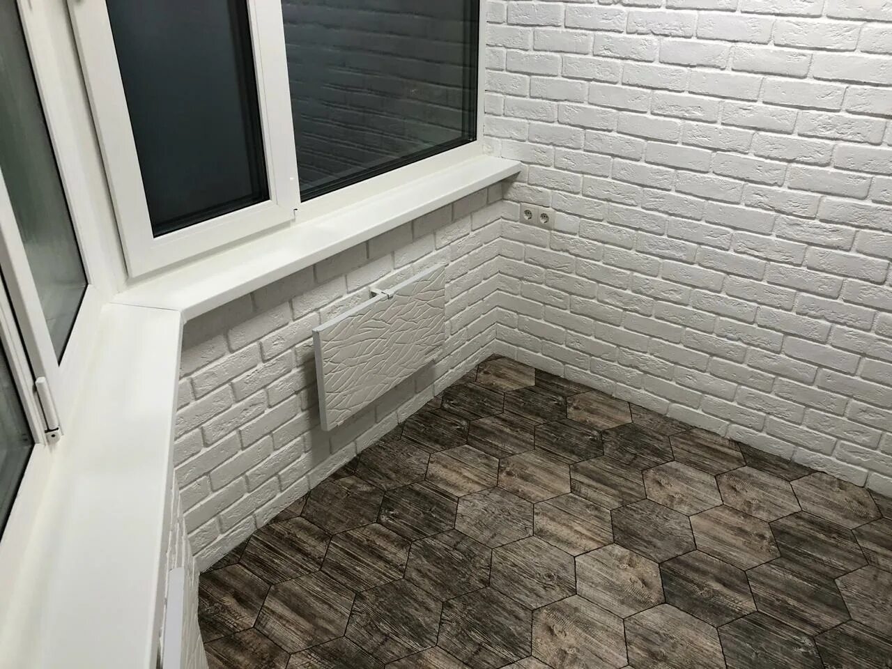 Плитка на балконе фото Декоративный кирпич - кирпичная отделка лоджии и балкона