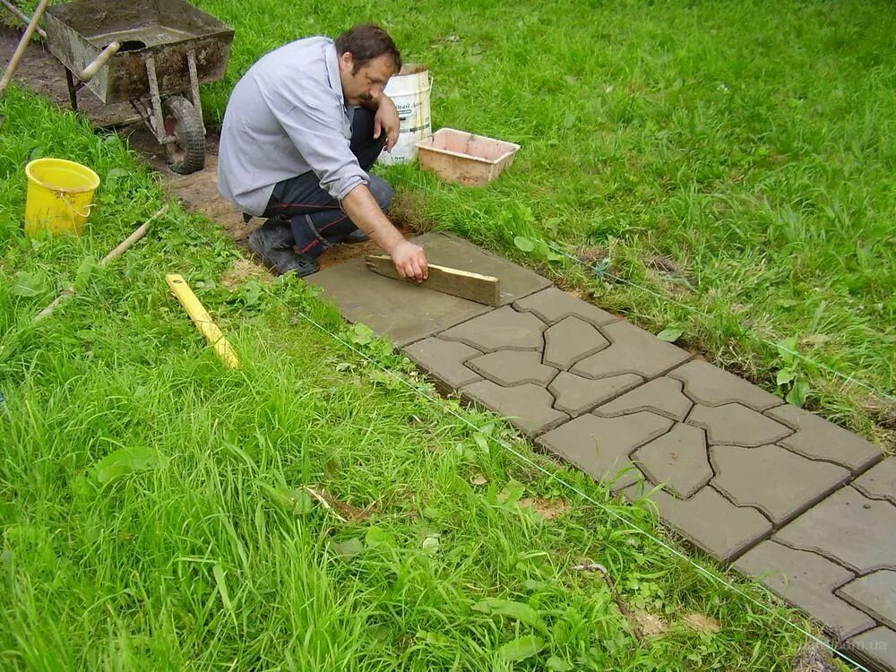 Плитка на даче своими руками видео Тротуарная дорожка Stone path, Concrete walkway, Outdoor