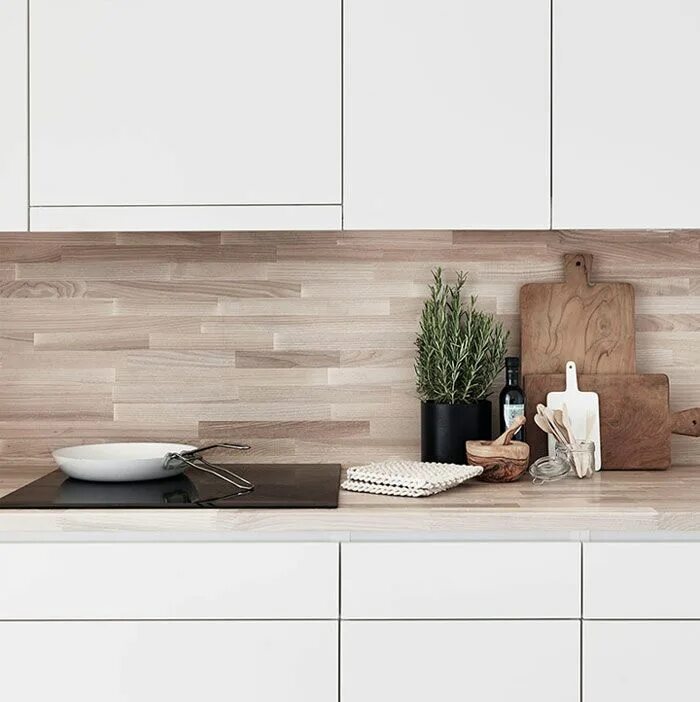 Плитка на фартук под дерево фото Stylish Apartment in Sweden - Nordic Design Casa scandinava, Cucina scandinava, 