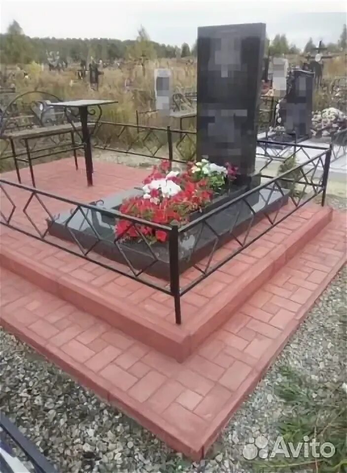 Плитка на кладбище фото благоустройство могилы Благоустройство захоронений, Памятники в Александровском Услуги Авито