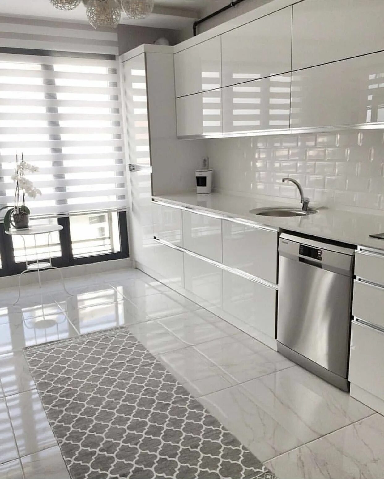 Плитка на кухню белая фото Inspiring Modern Kitchen Decorating Ideas Interior design kitchen contemporary, 