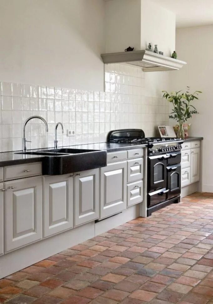 Плитка на кухню фото Vloertegels! Spanish style kitchen, Spanish style decor, Kitchen styling