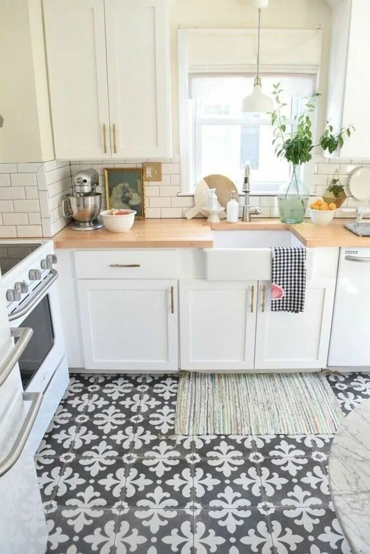 Плитка на маленькую кухню фото Perfect Farmhouse Kitchen Decoration Ideas 11 Home kitchens, Kitchen remodel, Sw