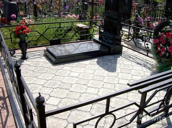 Плитка на могилу фото Мемориальный камень, ритуальные услуги, Брянская ул., 5А, Красноярск - Яндекс Ка