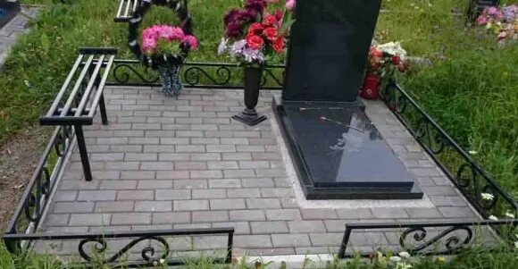 Плитка на могилу фото и цены Брусчатка купить в СПб у компании "РосРитуалСервис"