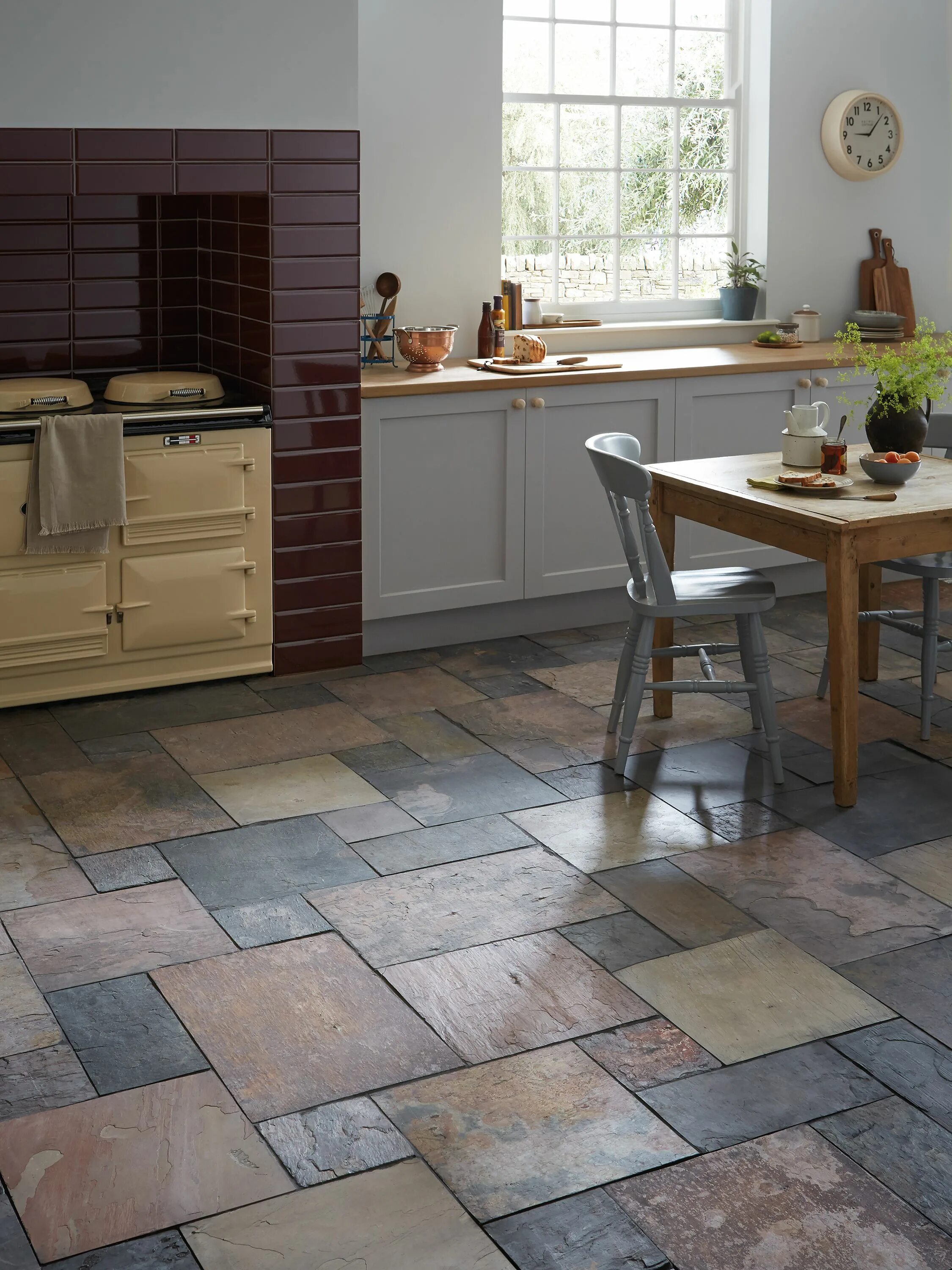 Плитка на пол на кухню дизайн Decorating a traditional home? Slate floor kitchen, Kitchen flooring, Kitchen ti