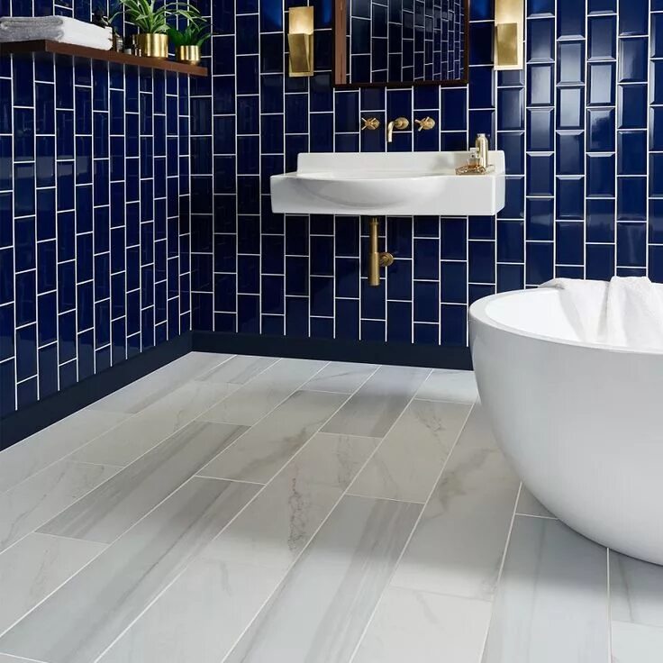 Плитка на пол в ванну фото The modern marble replica that's got everyone talking Bathroom wall tile, Bathro