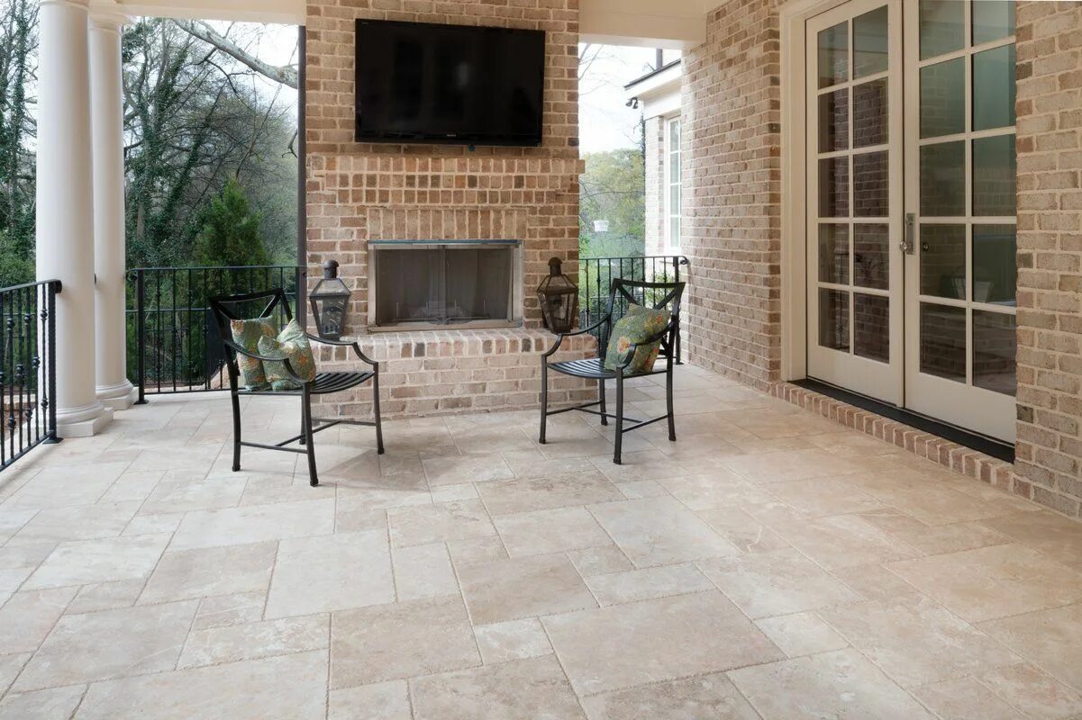 Плитка на террасу фото Tuscany Beige Travertine Field Tile in Honed Beige Travertine patio, Brick exter