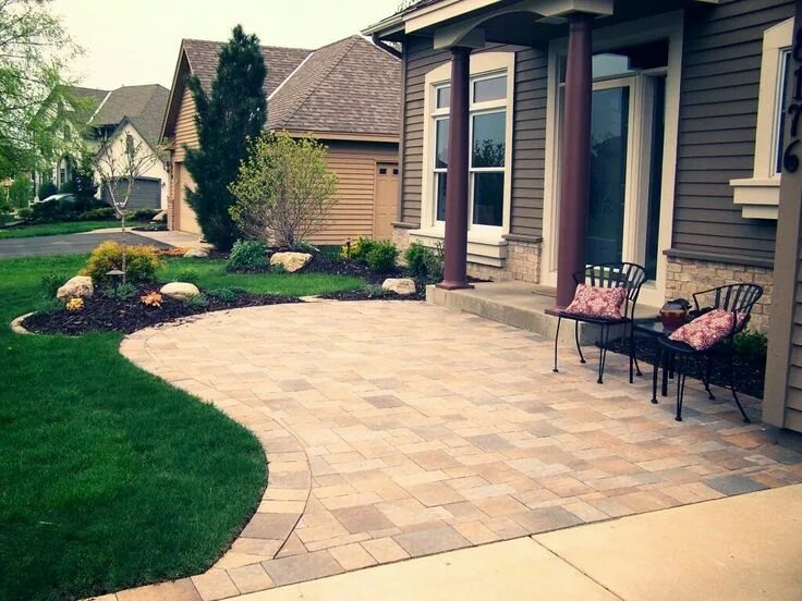Плитка на участке частного дома фото Pin by Magz T on Home Front yard patio, Front yard walkway, Patio stones