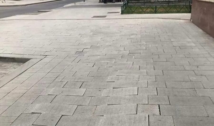 Плитка на улице фото Распространенные ошибки при укладке брусчатки