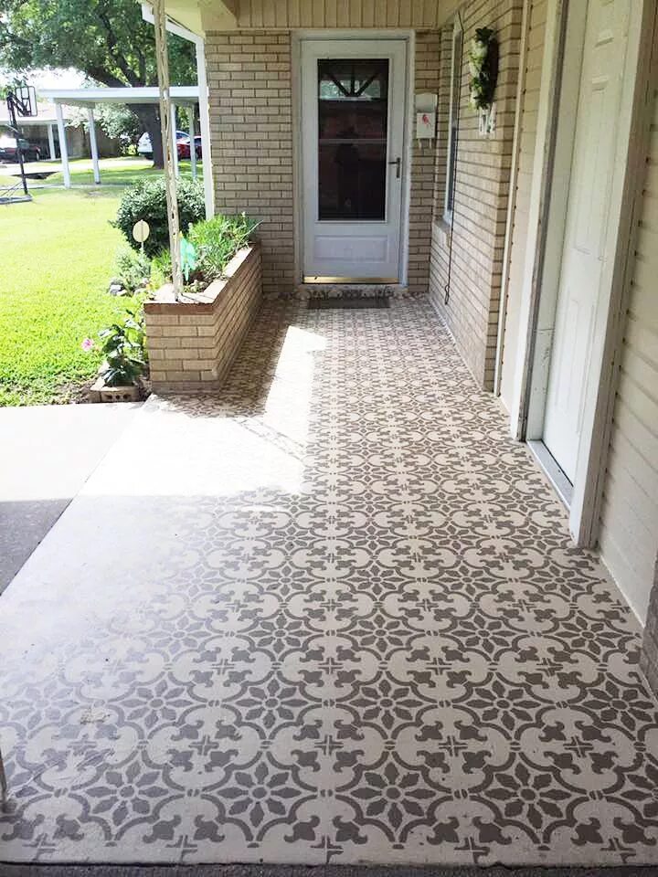 Плитка на веранде фото A DIY stenciled cement patio floor using the Fabiola Tile Stencil from Cutting E