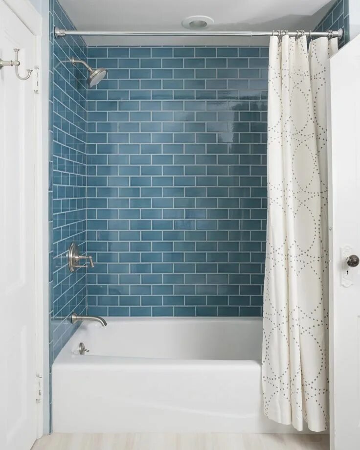 Плитка над ванной фото 5 Fresh Ways to Shake Up the Look of a Bathtub/Shower Combo Bathroom tub shower 