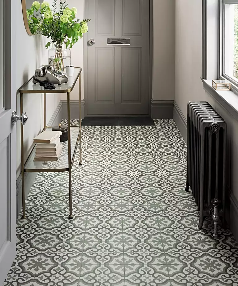 Плитка напольная в прихожую в интерьере Berkeley Essence ™ Patterned floor tiles, Hallway tiles floor, Tiled hallway