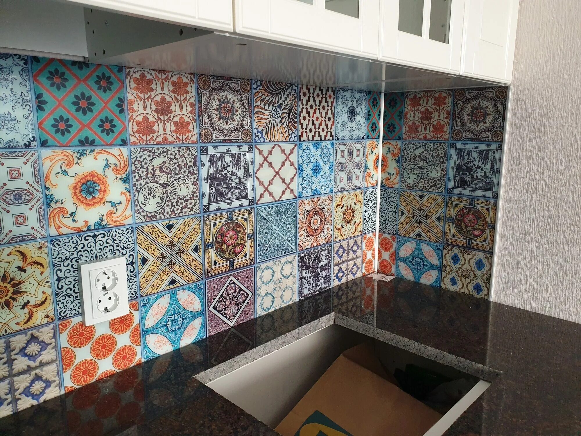 Плитка пластика фото Фартук для кухни из оргстекла (прозрачный пластик) Португальска плитка (1)