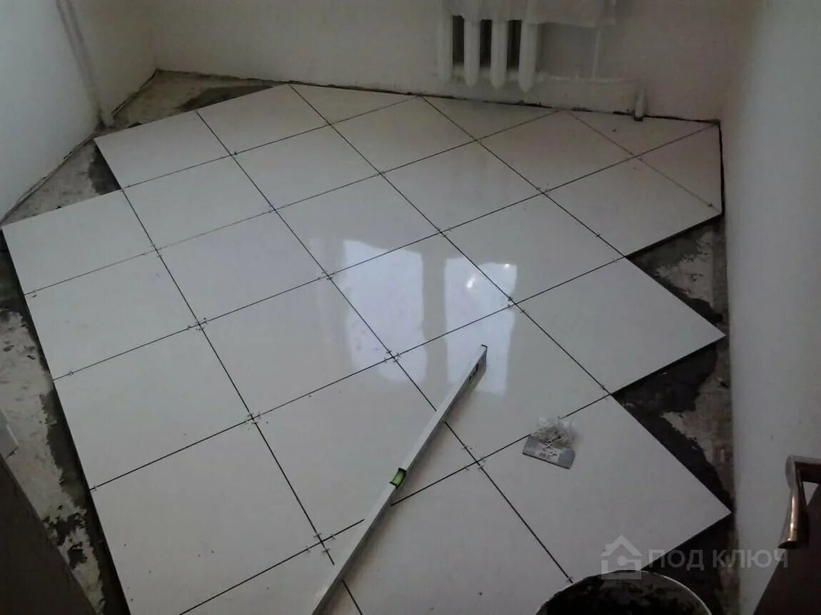 Плитка по диагонали на полу фото Укладка кафеля в Сенном округе: 120 облицовщиков-плиточников с отзывами и ценами