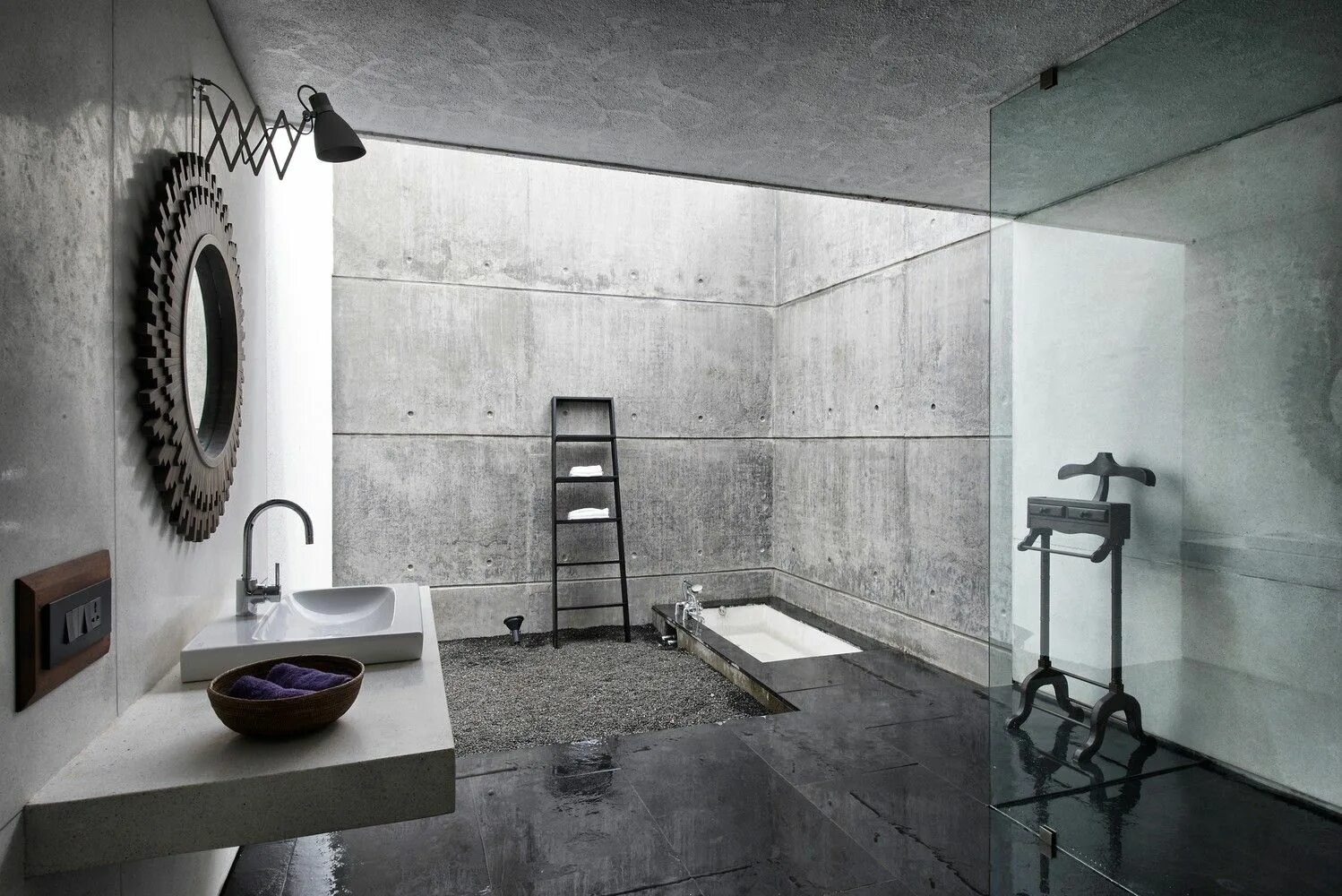 Плитка под бетон в ванной фото Gallery of The House Cast in Liquid Stone / SPASM Design Architects - 20 Industr