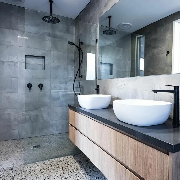 Плитка под бетон в ванной фото Recently completed en-suite we just love at our Taits home. The continued use of