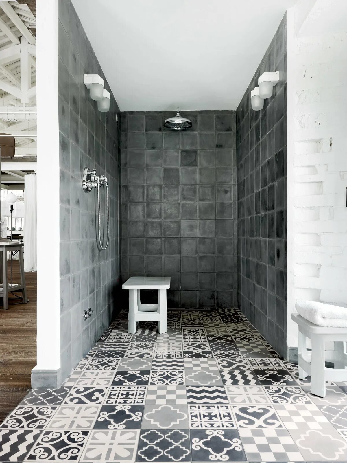 Плитка под лофт стиль Photo 3 of 6 in Tile by 林 褀 铭 from Paola Navone's Industrial Style Renovation in