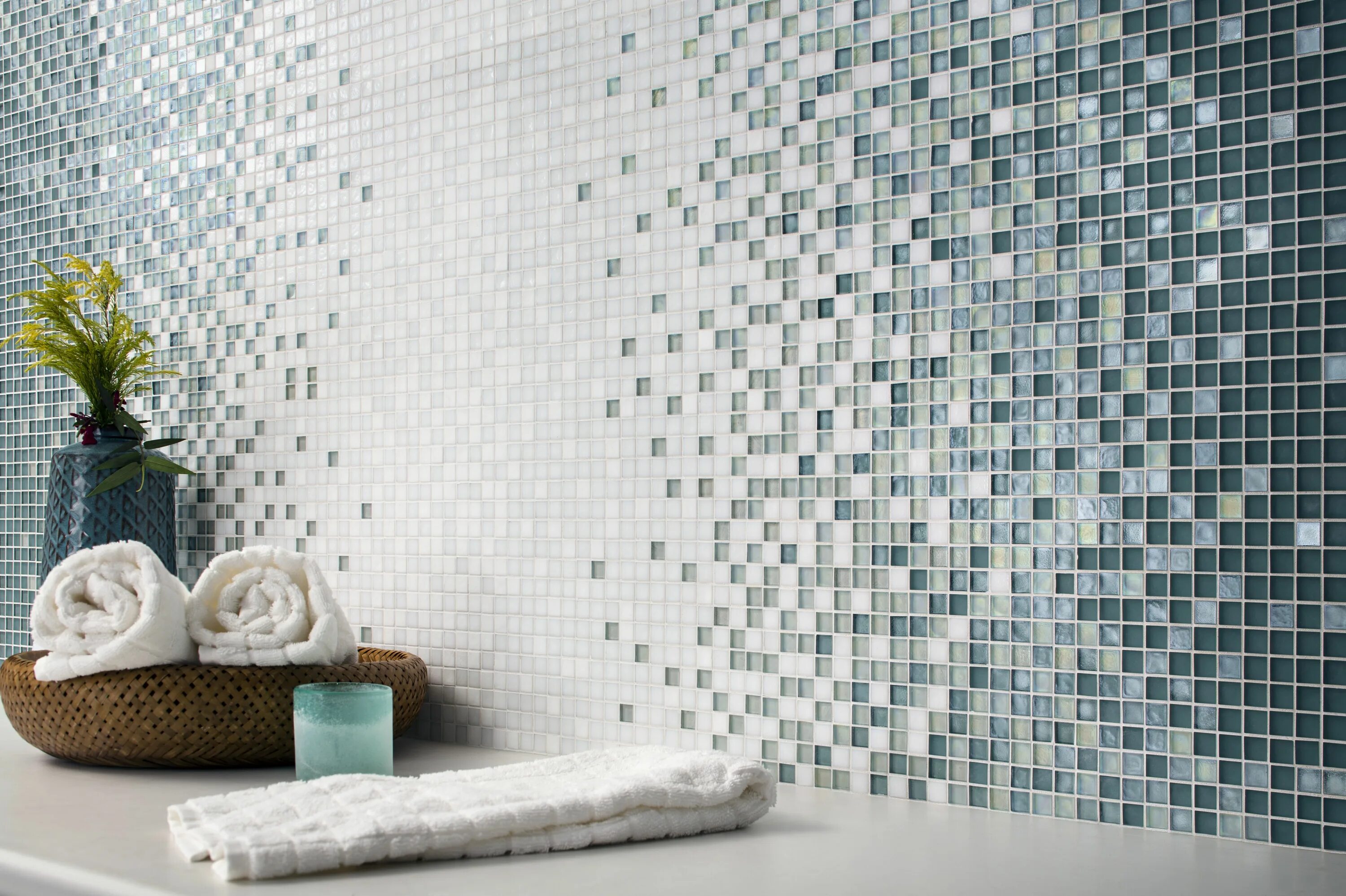 Плитка под мозаику фото mosaic gradient water feature - Google Search Backsplash tile design, Glass tile