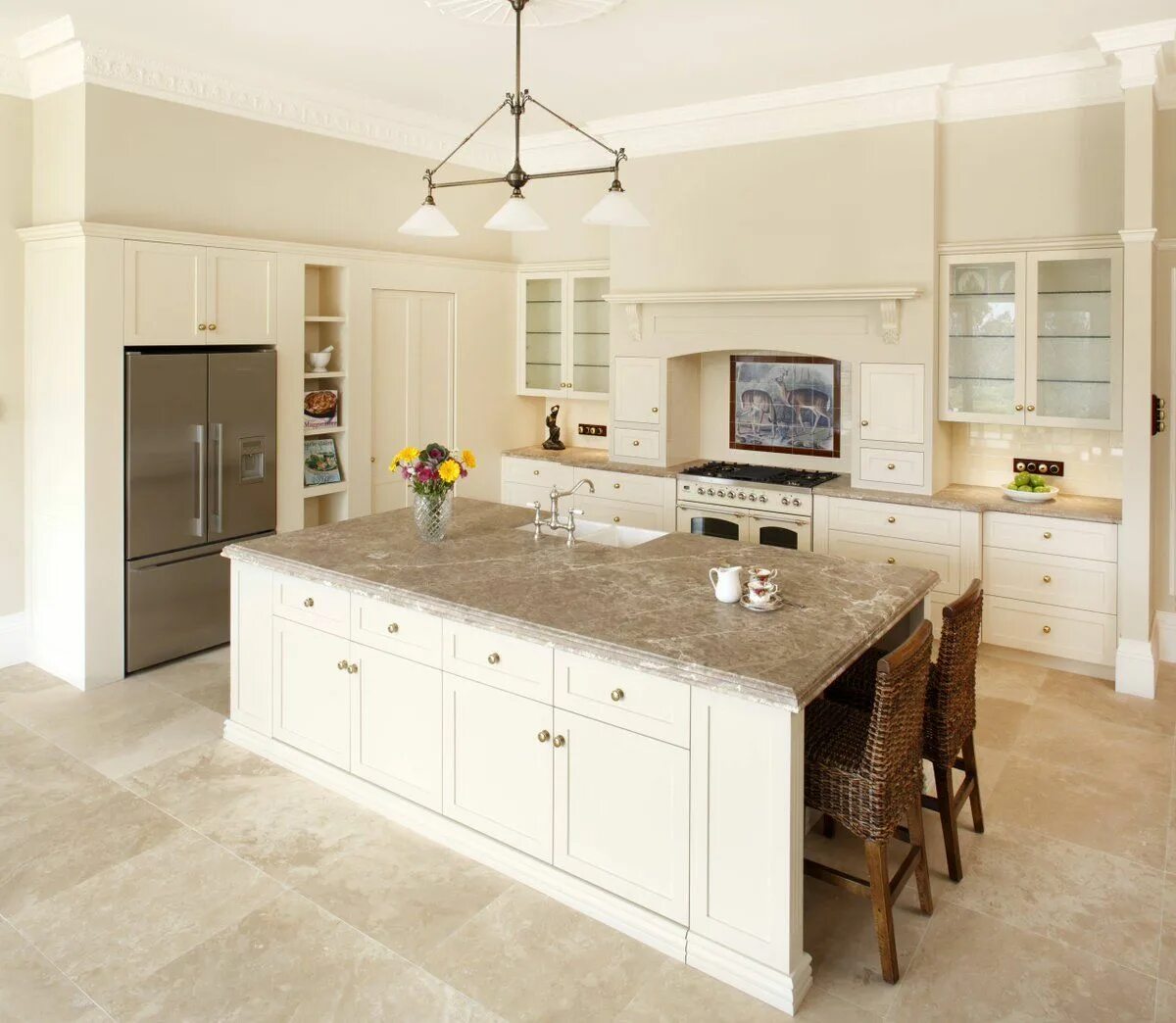 Плитка под светлую кухню фото Kitchen Floor Types That Make Homes Look Amazing While Staying Simple Kitchen fl