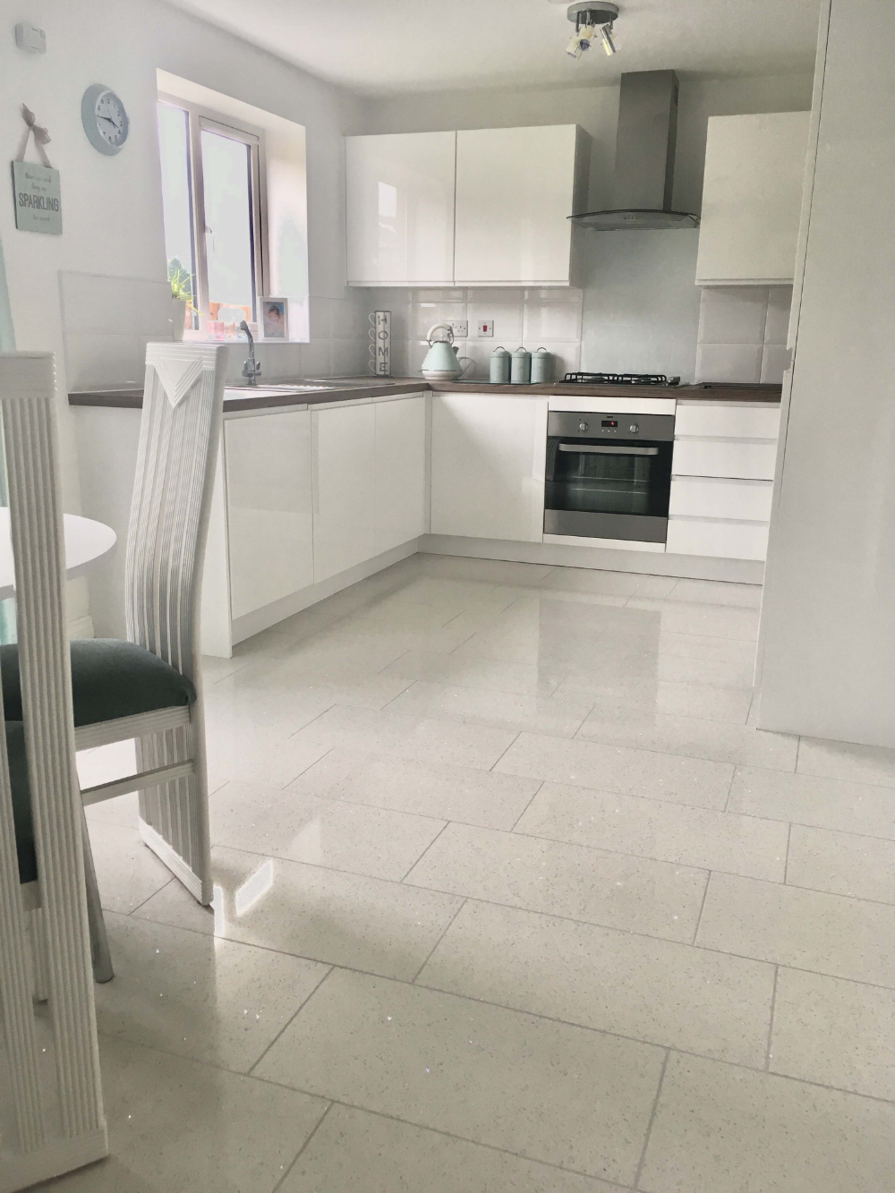 Плитка под светлую кухню фото quartz floor tile - Google Search Quartz flooring, Kitchen flooring, Quartz floo