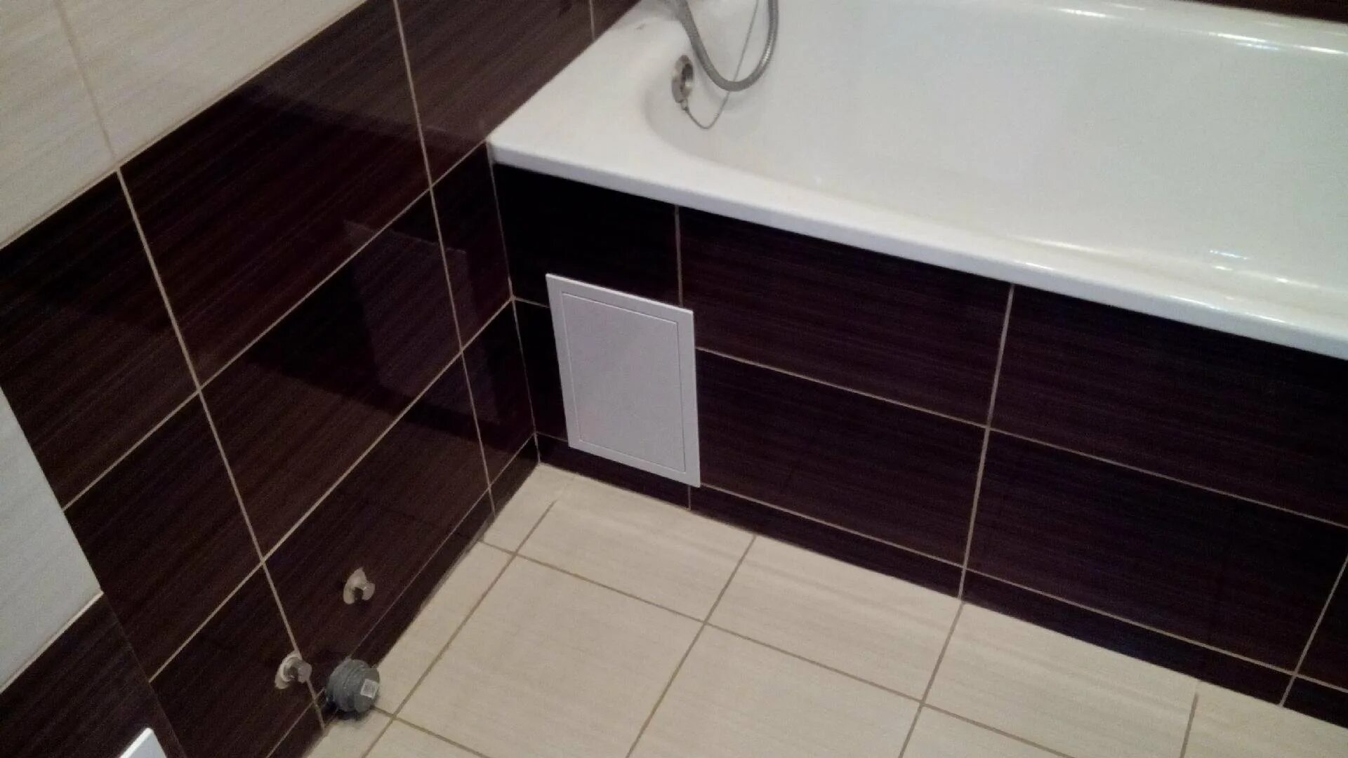 Плитка под ванной фото Короб ванны из плитки - 4sofa.ru