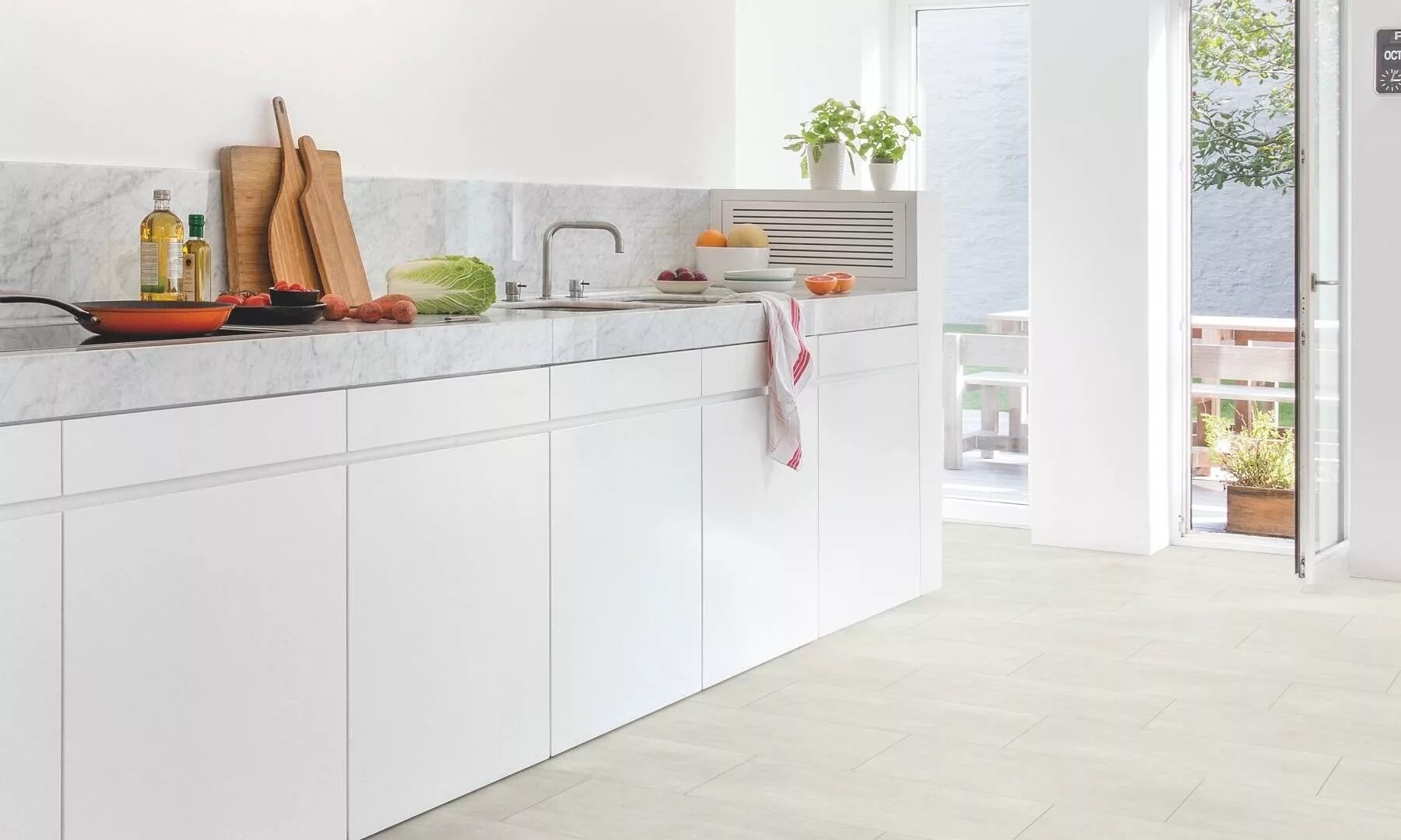 Плитка пвх кухня фото Виниловый ламинат Quick-Step Бетон светлый 40049 купить в Москве - Boss-Floors