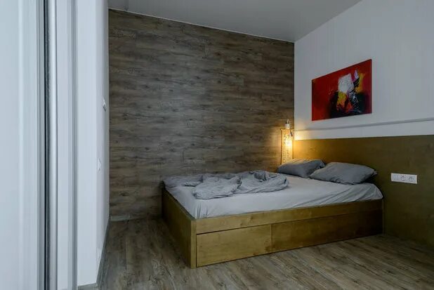 Плитка пвх на стене в интерьере Houzz тур: Квартира архитектора с детской в Новосибирске Houzz Россия
