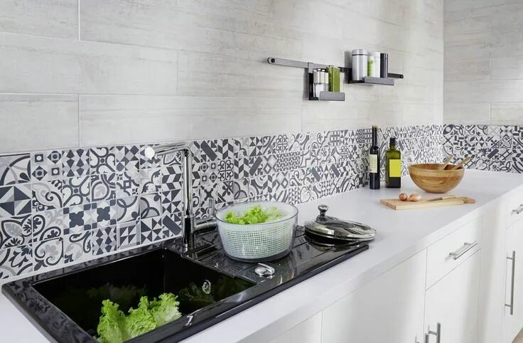 Плитка рабочая на кухне фото Épinglé par Lina sur cuisines blanches Faience cuisine moderne, Carrelage mural 
