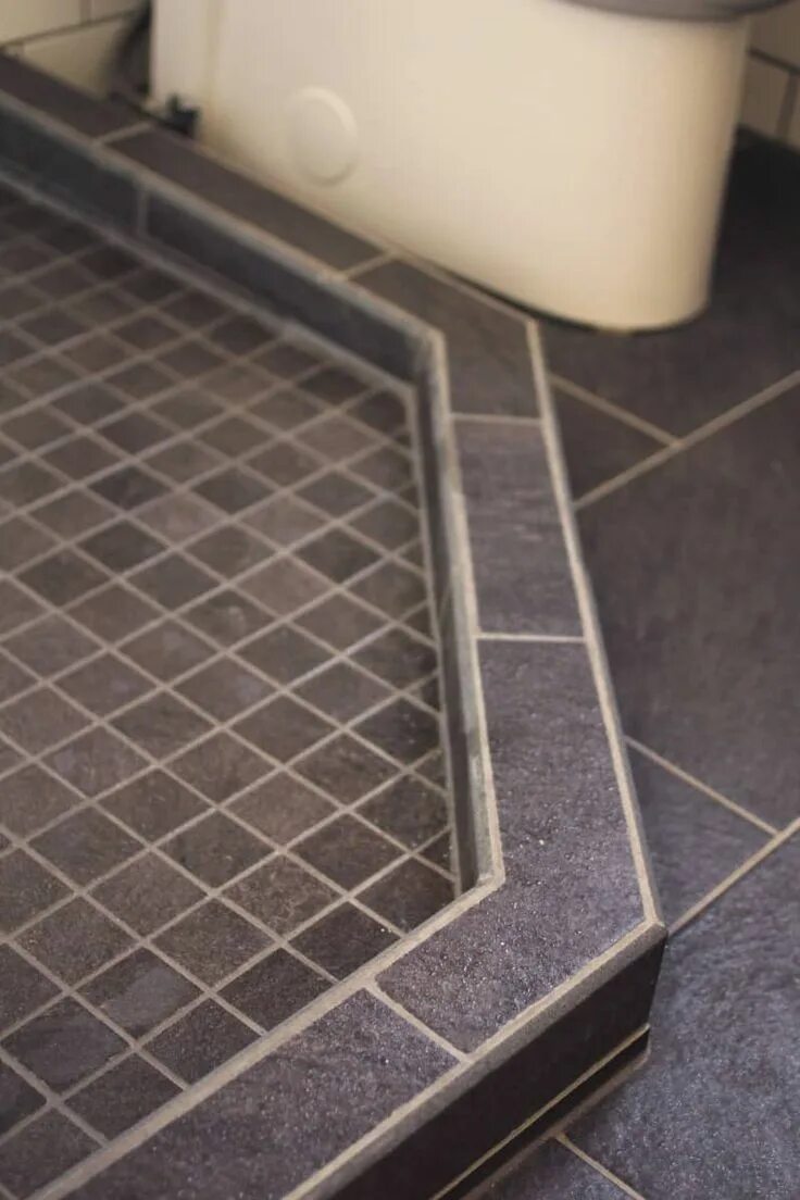 Плитка с уголком фото How to Build a Custom Tiled Shower Pan Building a shower pan, Custom tile shower