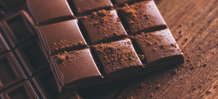 Плитка шоколада фото 9 Benefits of Dark Chocolate and Nutrition, Recipes, Side Effects - Dr. Axe Dark
