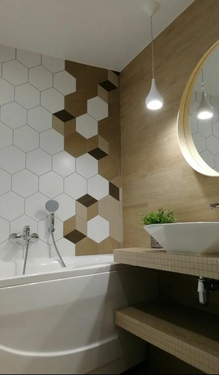 Плитка соты для ванной в интерьере Санузел дерево, белый. Bathroom tile inspiration, Bathroom inspiration decor, Ba