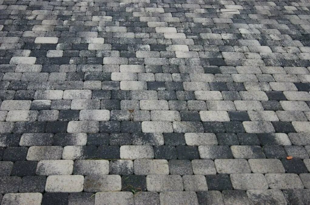 Плитка старый город серый фото Двор, paving tile, Russia, Novorossiysk, selo Tsemdolina, Polevaya ulitsa, 2А - 