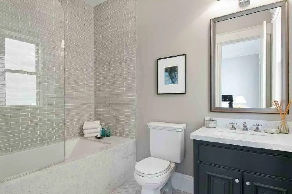 Плитка стена в интерьере ванной фото Popular Bathroom Colors Modern Neutral Schemes Guest bathroom small, Small bathr