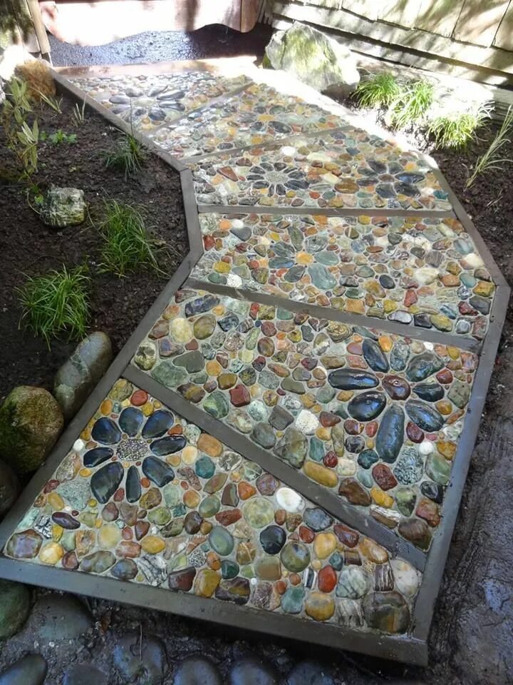 Плитка своими руками фото Pin by Sandy Proulx on Paths & Walkways Dream garden, Garden paths, Mosaic garde