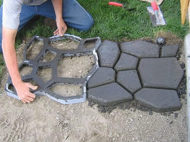 Плитка своими руками фото Concrete Cobblestone Path Concrete path, Backyard projects, Concrete diy
