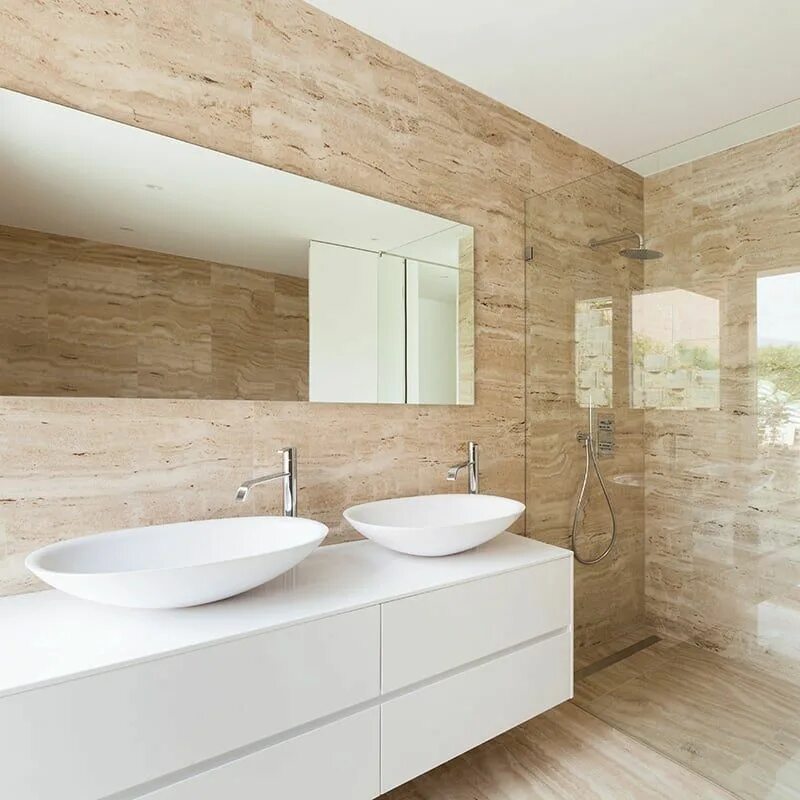 Плитка травертин в интерьере ванной Ivory Vein Cut Honed Filled 1 1/4 × 6 Travertine Mosaic 12 × 12 Marble Systems, 