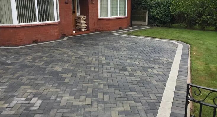 Плитка тротуарная серая с коричневым фото Block Paving Preston Driveways Preston Paving Preston Block paving
