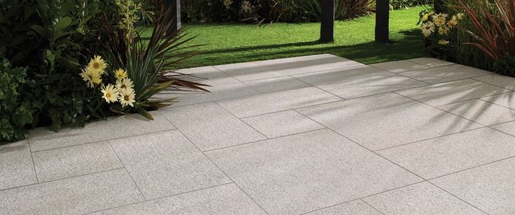 Плитка уличная фото Natural Granite Paving Slabs Bradstone Natural granite, Paving slabs, Granite pa