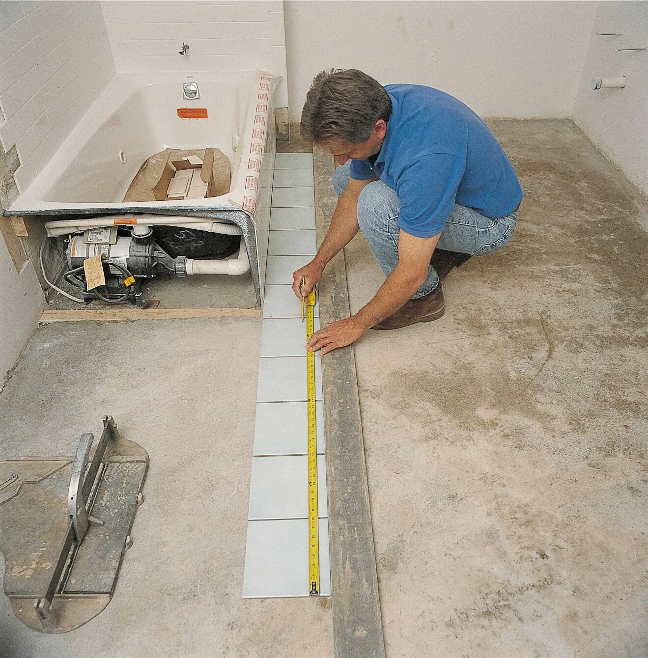 Плитка установка своими руками Ceramic Tile Flooring in 9 Steps Tile floor, Ceramic floor tiles, Flooring