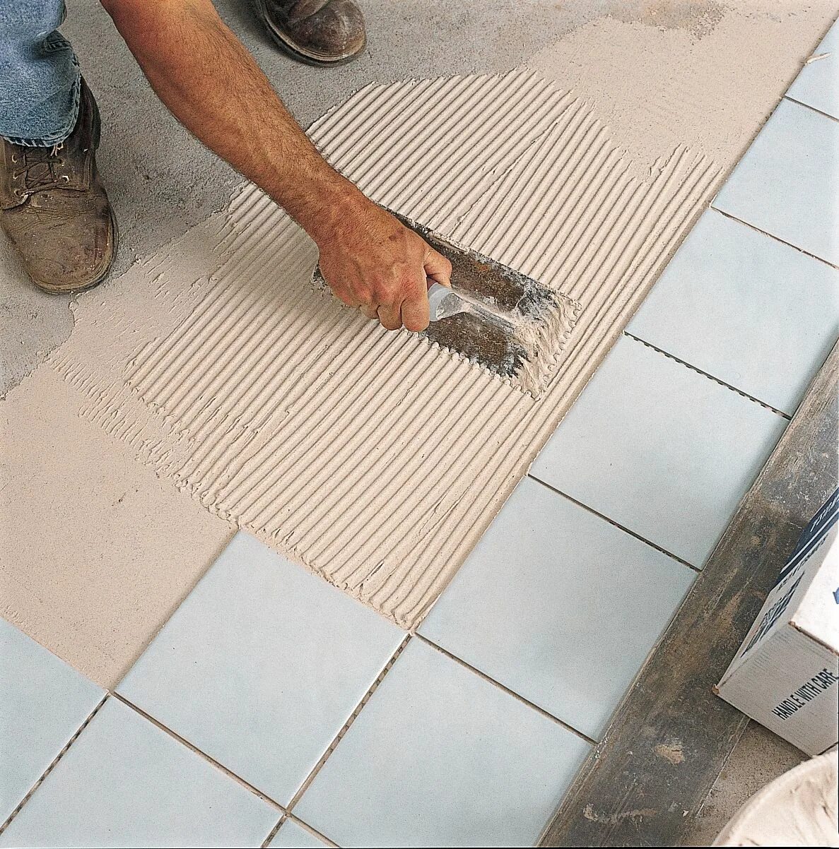Плитка установка своими руками Ceramic Tile Flooring in 9 Steps Tile floor diy, Ceramic floor tiles, Tile floor